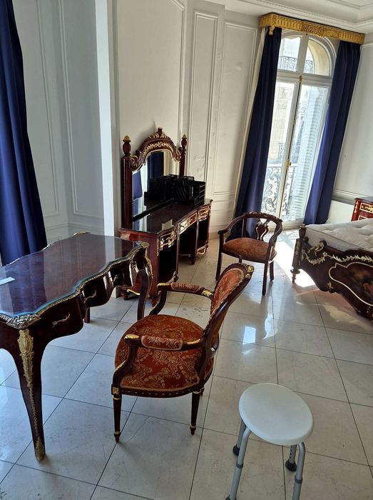 Avant — Appartement haussmannien