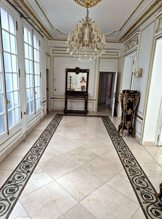 Avant — Appartement haussmannien