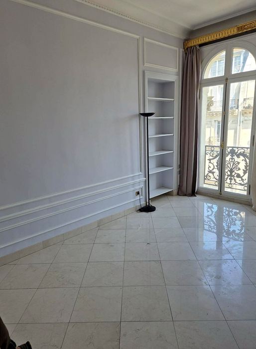 Avant — Appartement haussmannien