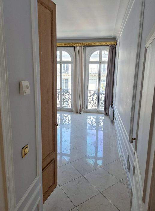 Avant — Appartement haussmannien