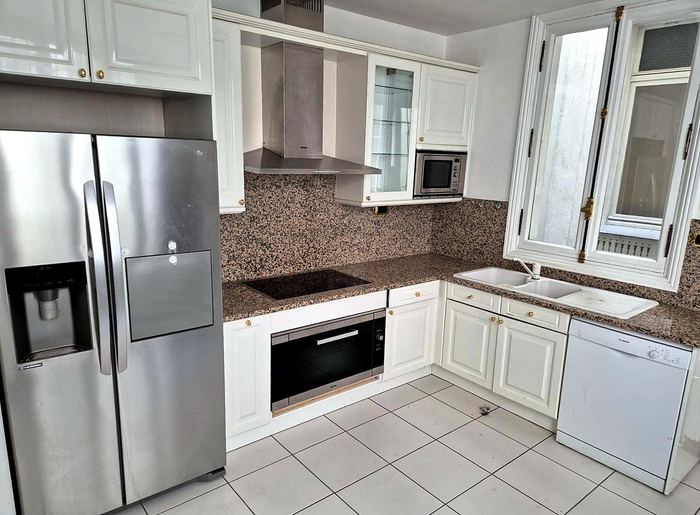 Avant — Appartement haussmannien