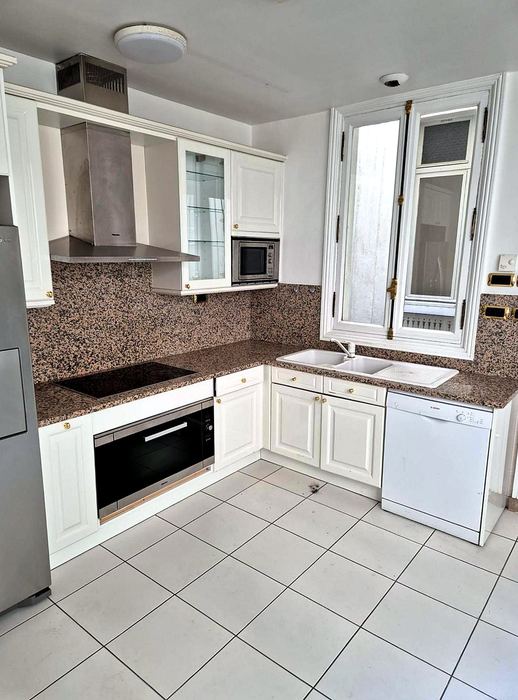 Avant — Appartement haussmannien