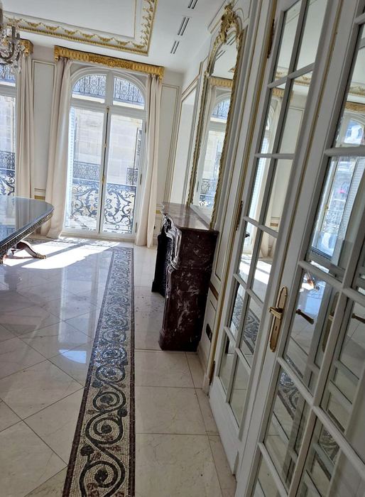 Avant — Appartement haussmannien