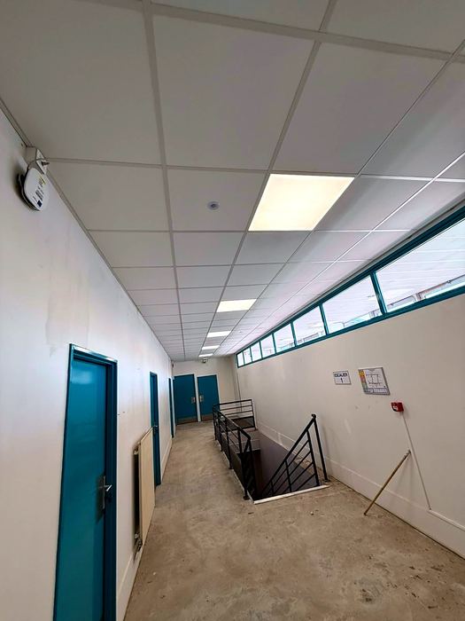 Après — Locaux tertiaires