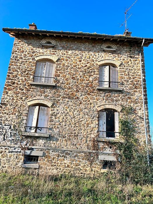 Avant — Maison en meulière