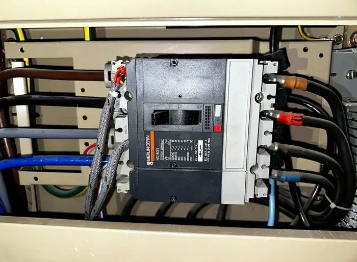 Électricité CFO / CFA — pendant les travaux, photo 13 sur 19